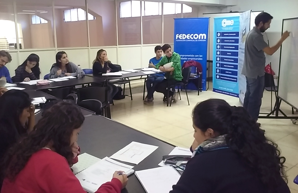 Entrega de Certificados de Capacitación en la Escuela de Oficios